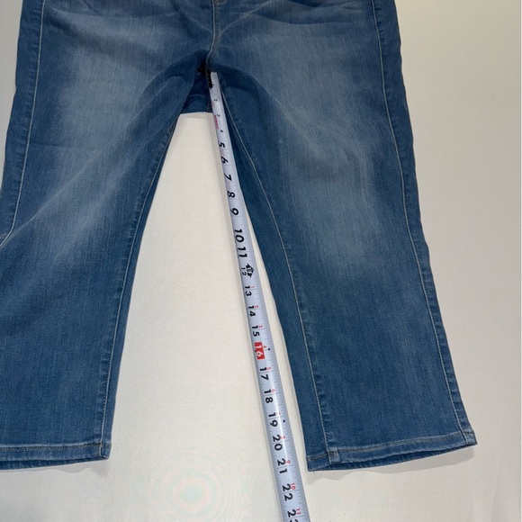 Torrid Crop Lean Jean Size 3X Hip Hugger Super Soft - Picture 2 of 8